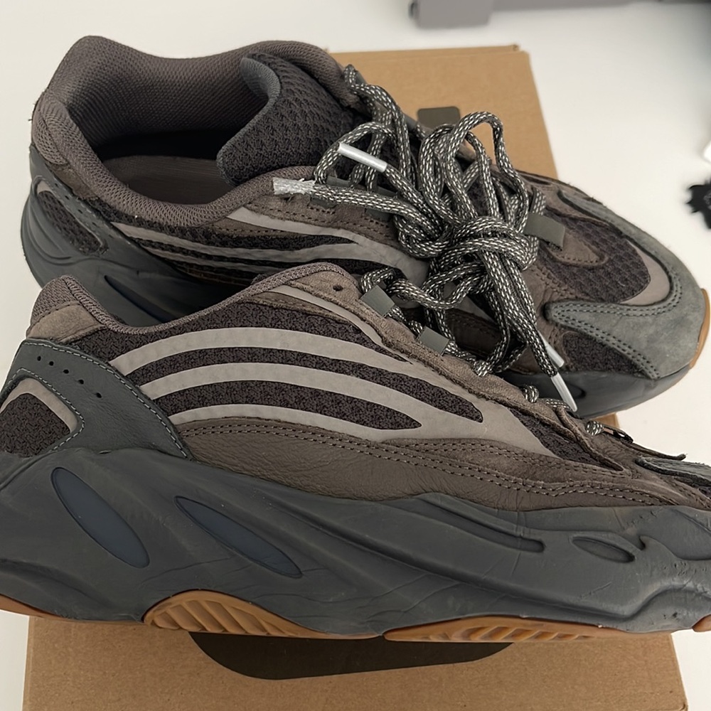 Adidas Yeezy 700 V2 “GEODE”